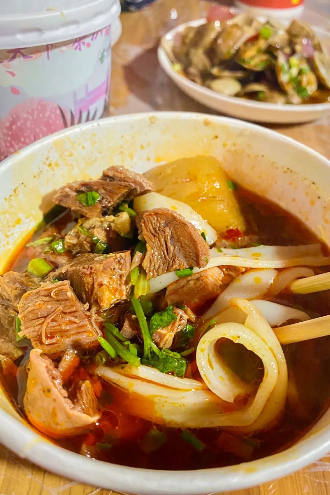 实拍疫情反扑下的武汉美食餐饮店他们怎么样了？