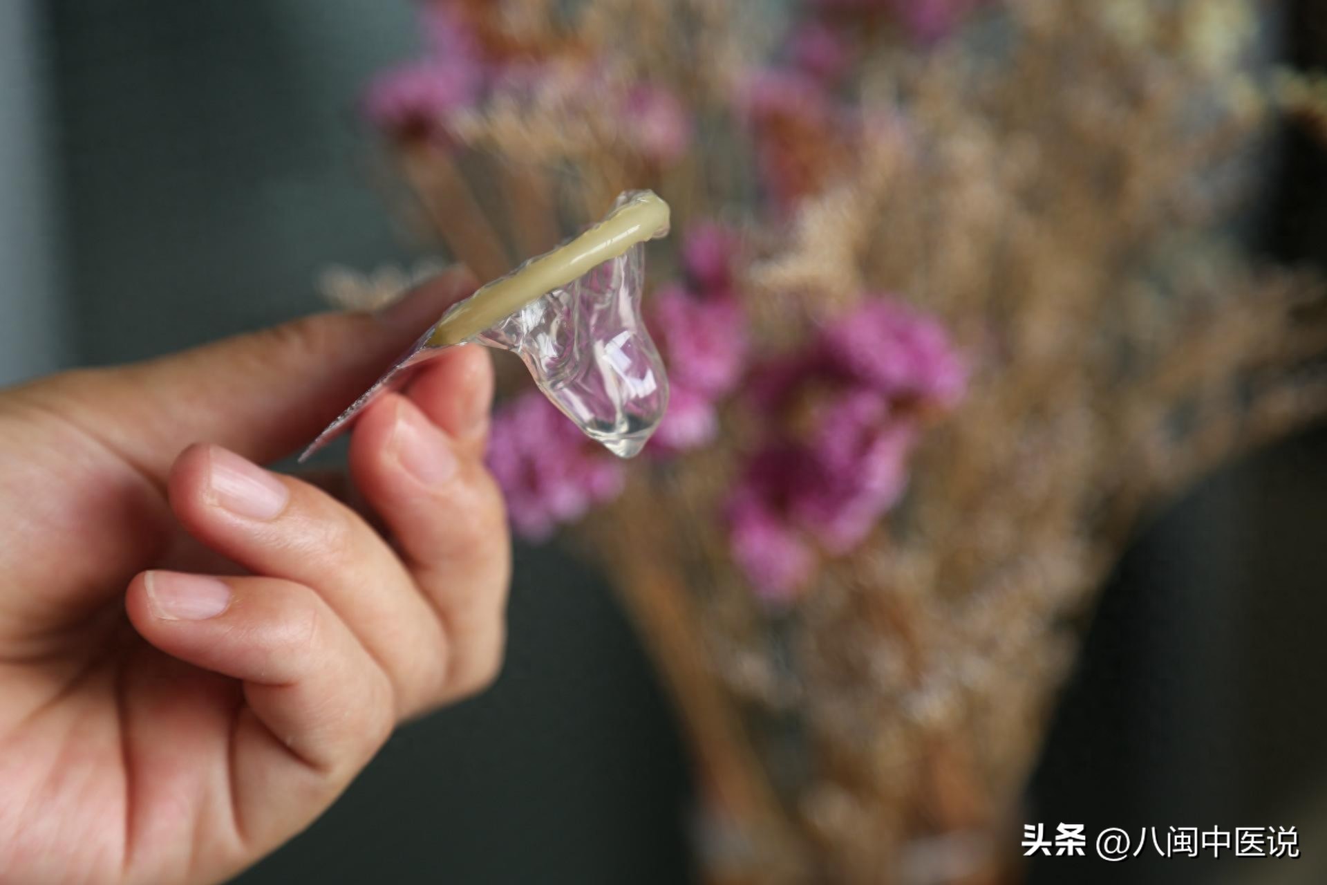 有哪些性病，“戴套”也防不住？医生：这些危险的*行为性**千万别做