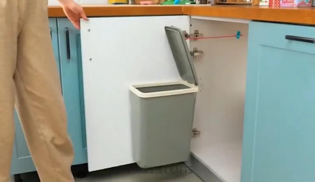 垃圾桶盖子太脏怎么开,隐藏垃圾袋的小窍门