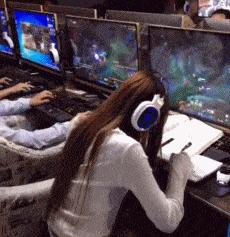 女朋友说她不能穿比较紧的衣服，我瞬间就懂了，效果原来是这样的