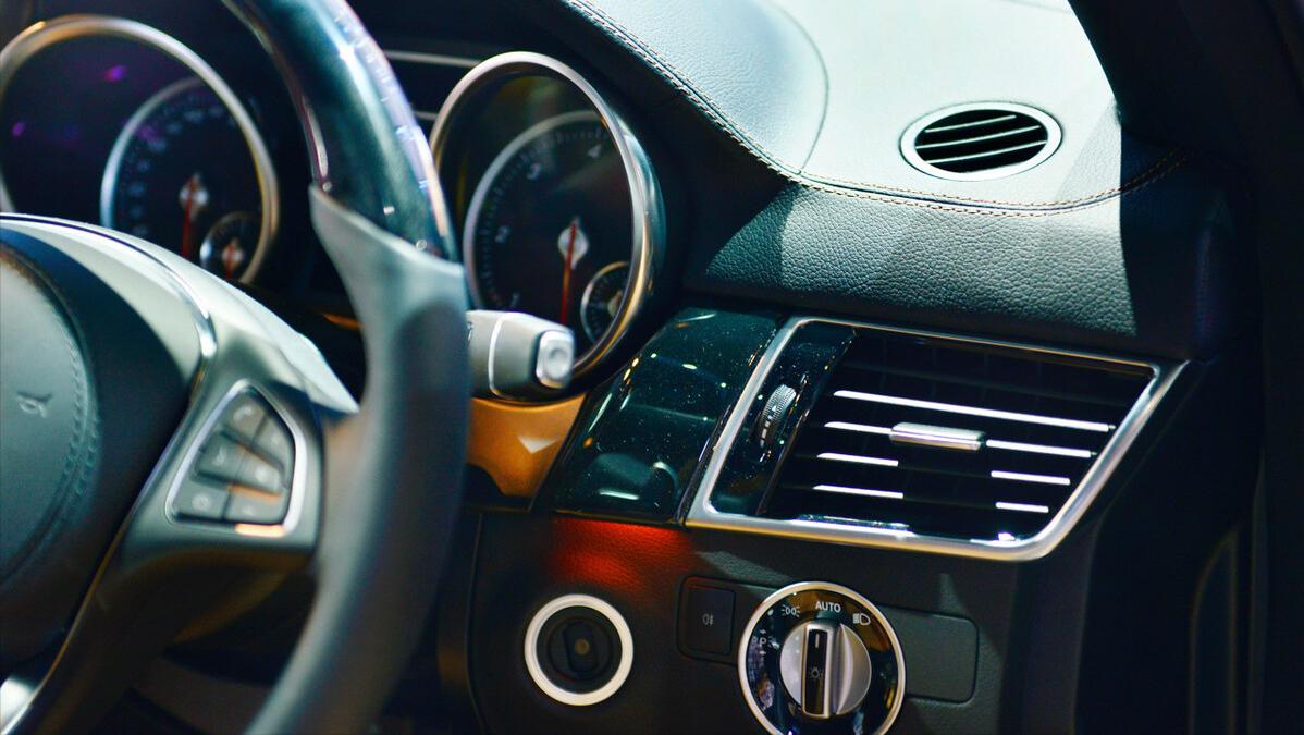 全自动电脑洗车机厂家免费洗车,全自动洗车机在全国各地洗车价格