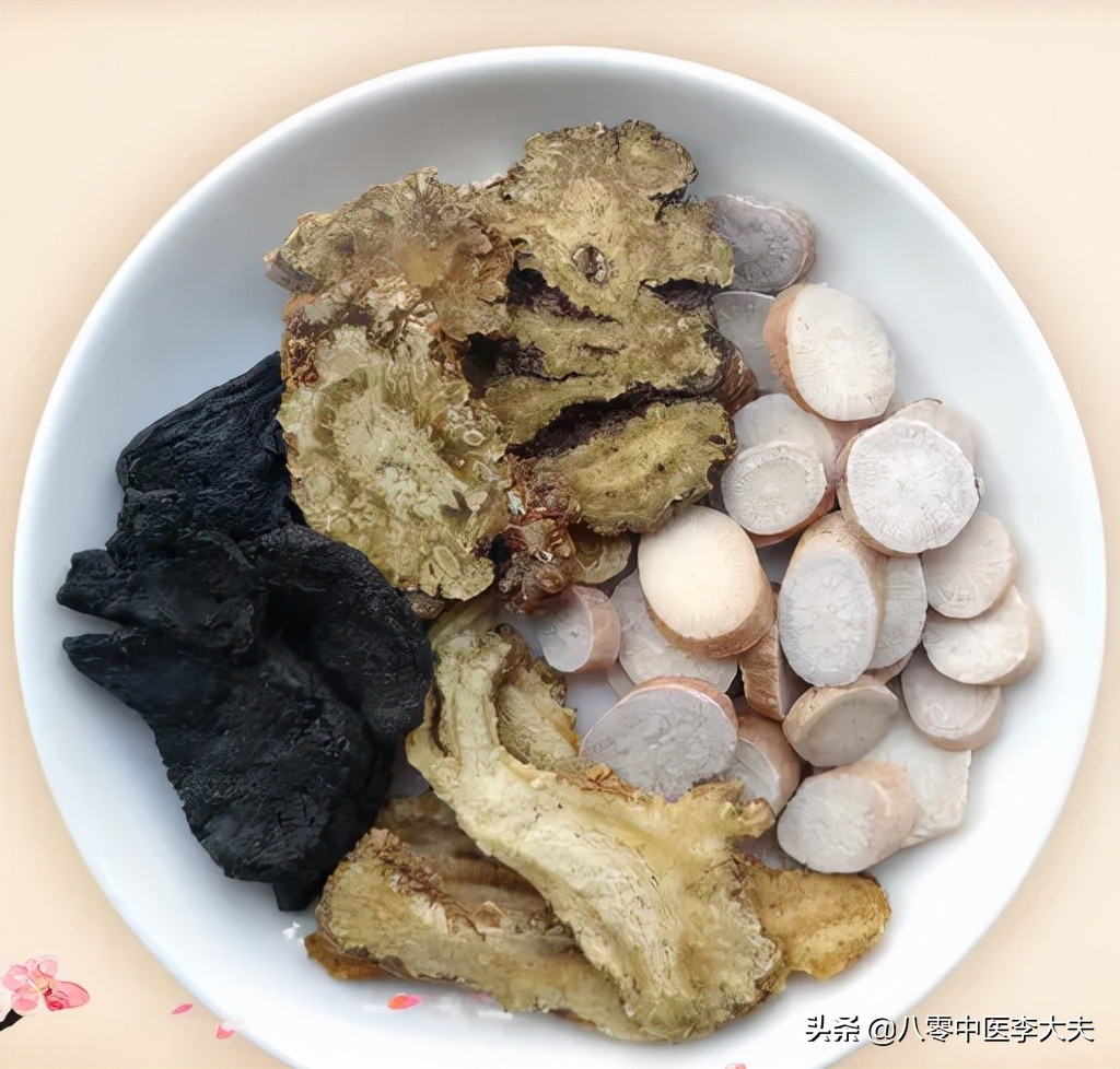 月经量少颜色暗沉吃啥药月经不调,月经量少手脚冰凉中医调理处方