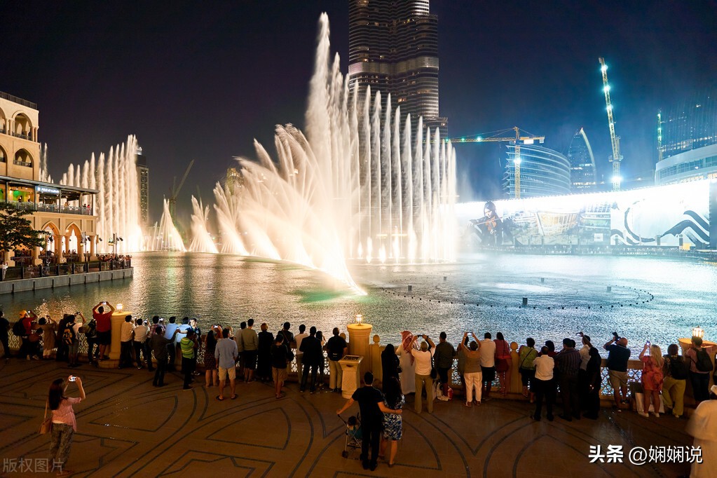 迪拜哈利法塔灯光秀和音乐喷泉,迪拜哈利法塔灯光秀喷泉