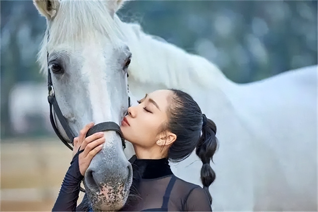 小姑娘柔术各种高难度动作,世界公认第一柔术美女