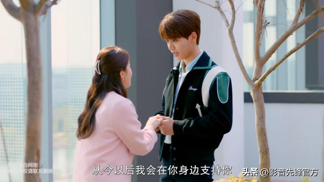 清纯女神,清纯可爱女生脚踏多条船