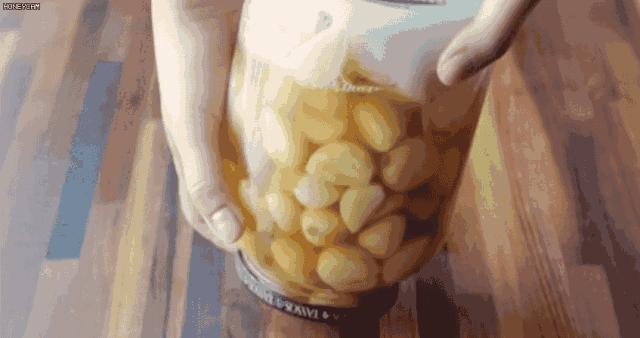 腊八蒜和糖醋蒜哪个更好吃,腊八蒜和糖蒜哪个更有营养价值