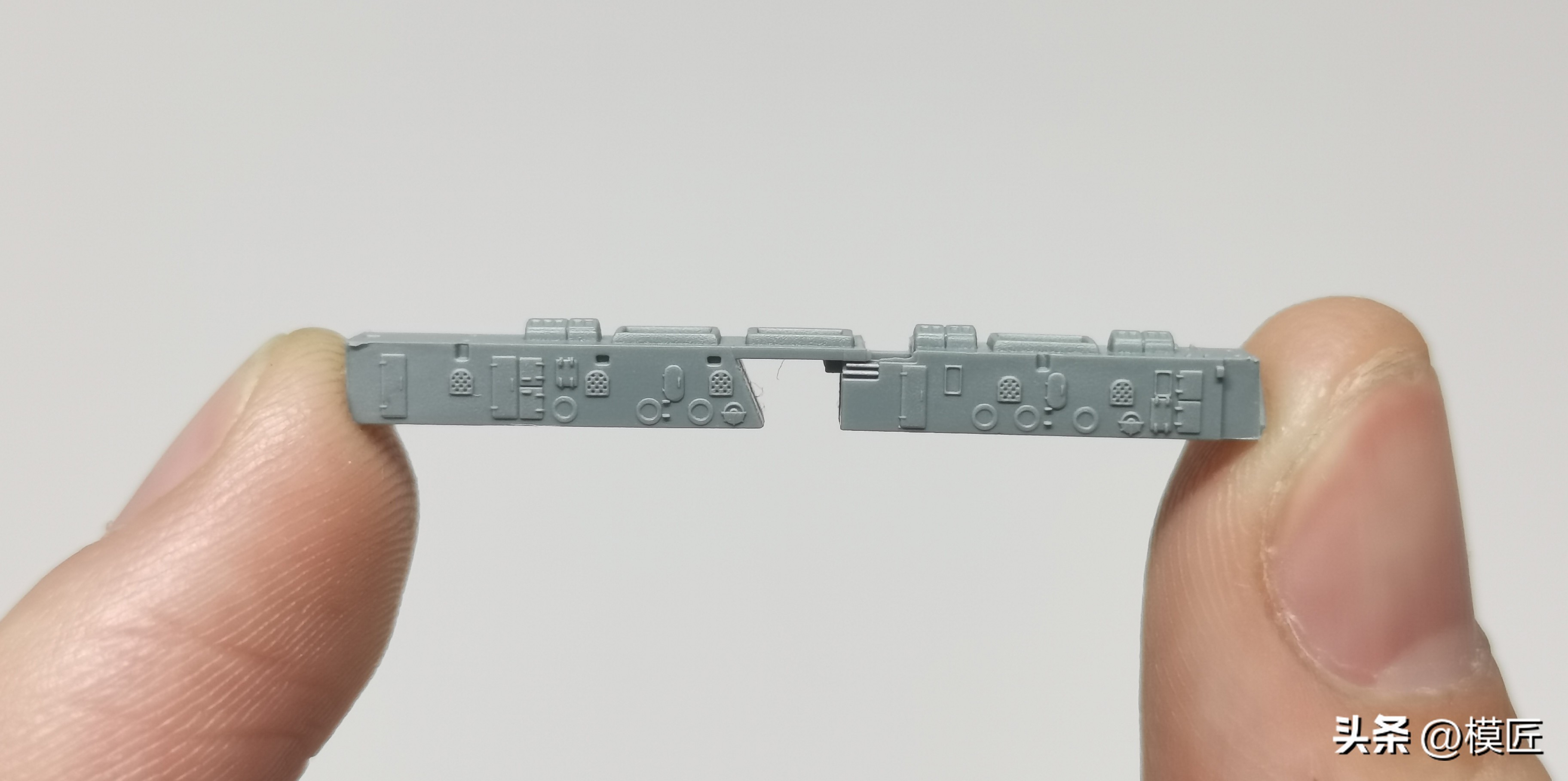 鹰翔1:700战列舰,一战德国埃姆登号轻巡洋舰