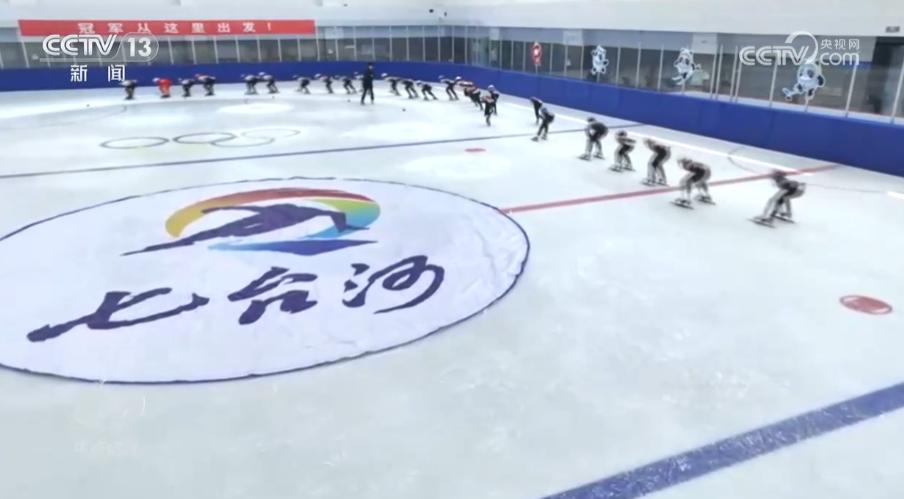 焦点访谈：让孩子们跑起来