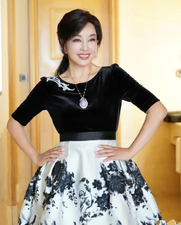 刘晓庆4段婚姻几段情史,刘晓庆四次婚姻观