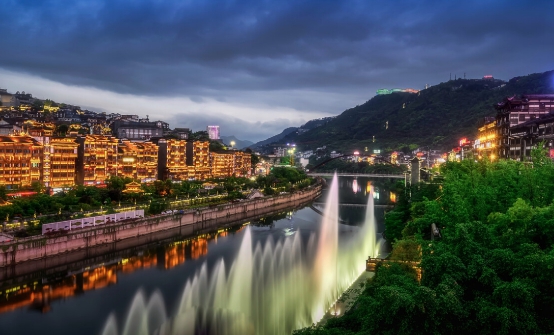 大量美国游客涌入中国，不是为了看熊猫丫丫，竟为了我们的白酒？