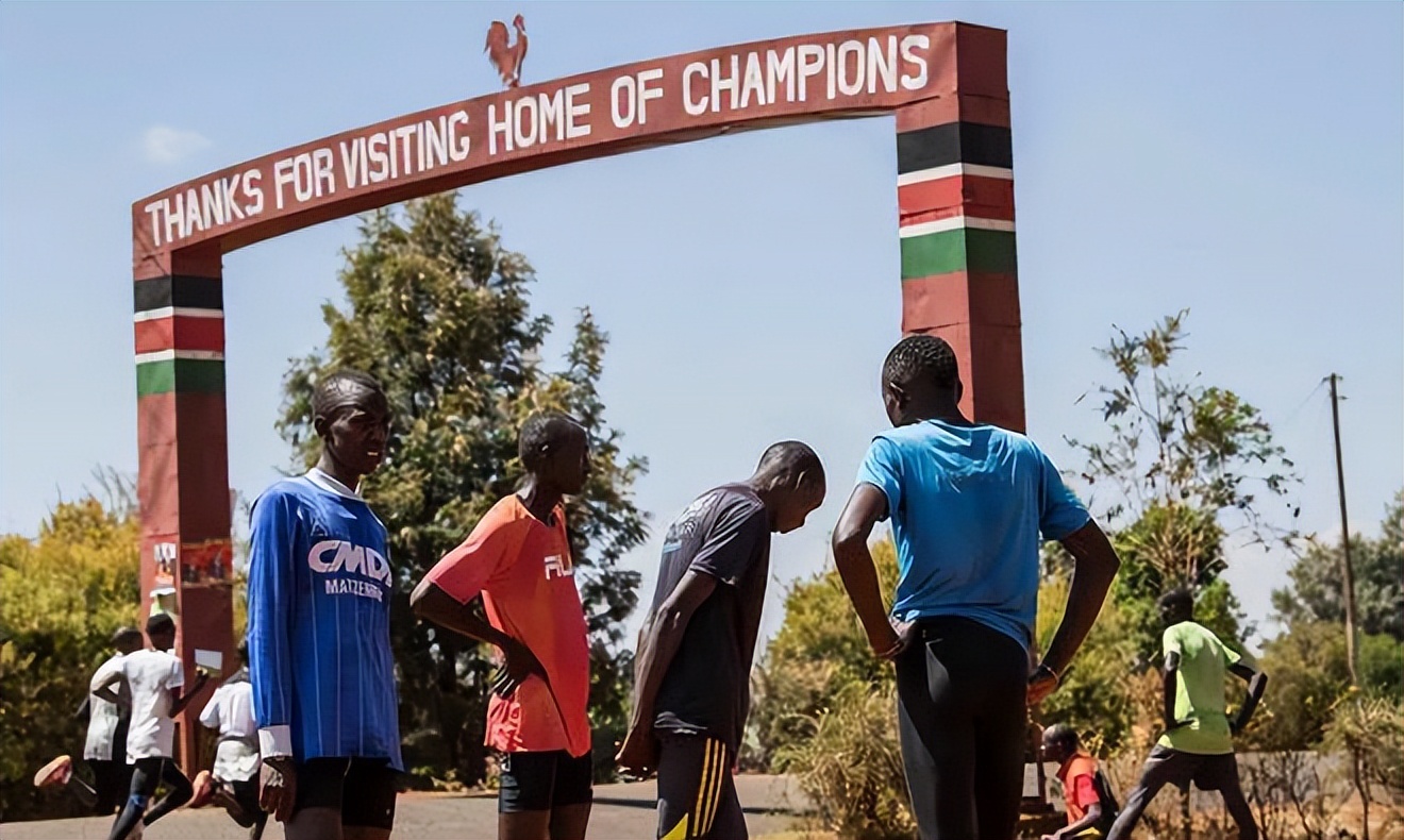 地球上最擅长奔跑的人再次突破极限：拥有最完美跑姿，过极简生活