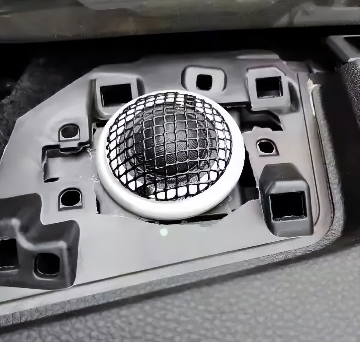 什么品牌的音响效果最好,保时捷卡宴柏林之声音响