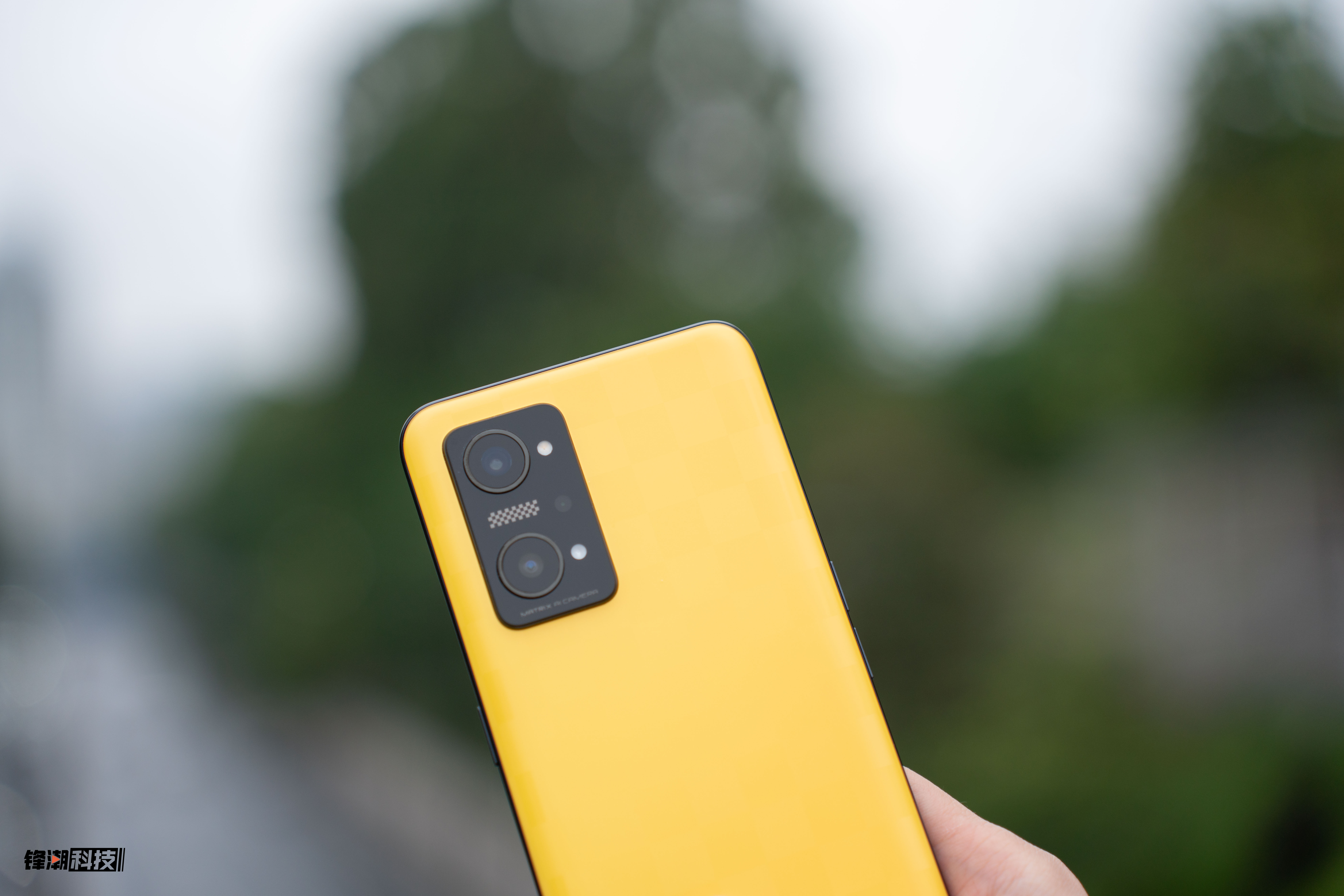 真我q5pro能用65w的闪充么,80w闪充能给60w手机充么