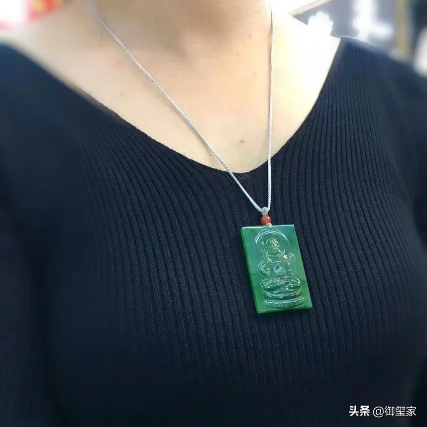 女生戴和田玉的好处有哪些呢,戴和田玉有什么好处与讲究