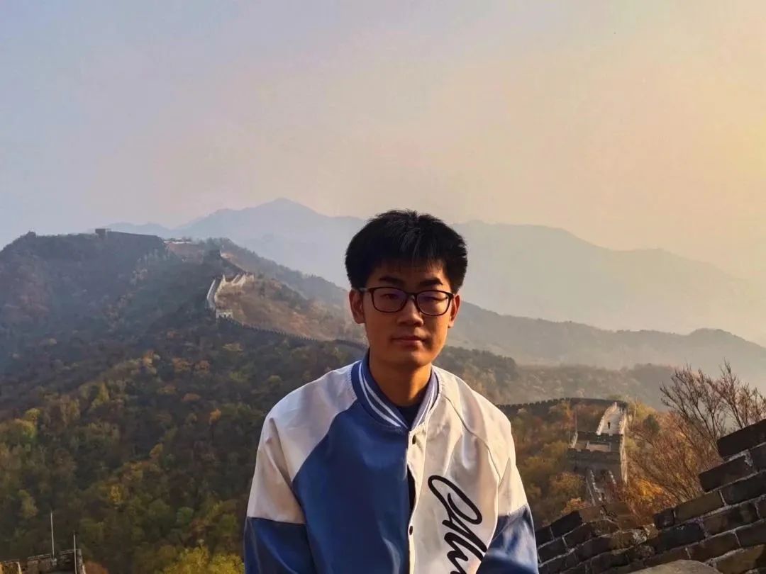 闪闪发光的勋章,闪闪发光的荣誉证书