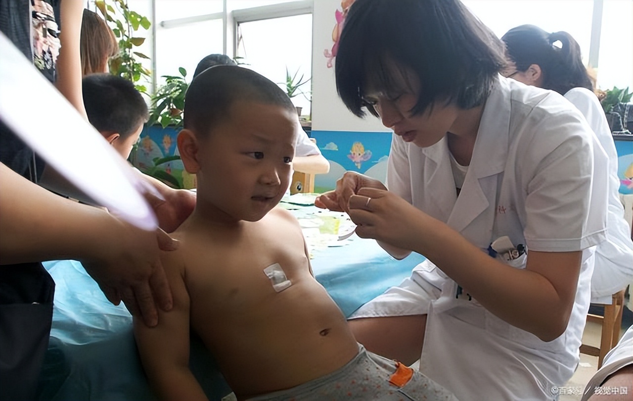 小儿预防感冒咳嗽的推拿手法,小儿老是咳嗽怎么办小妙招