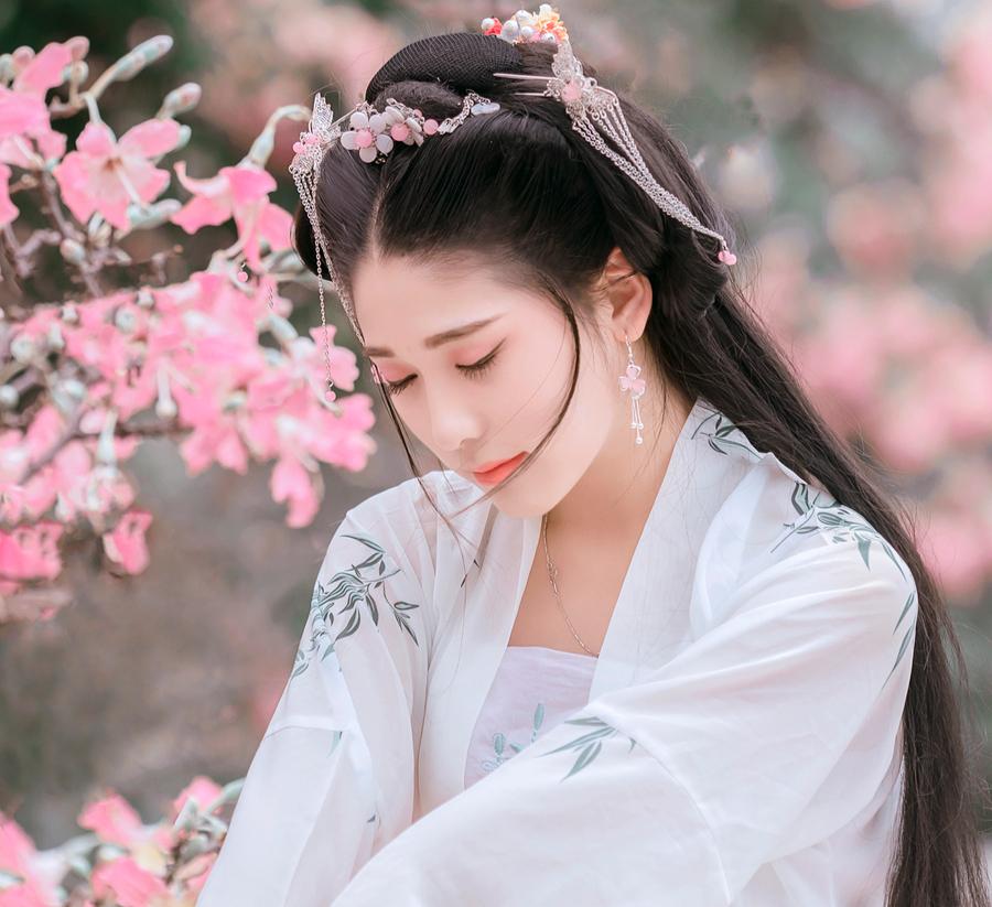 水调歌头虚实结合的写法,水调歌头写作技巧