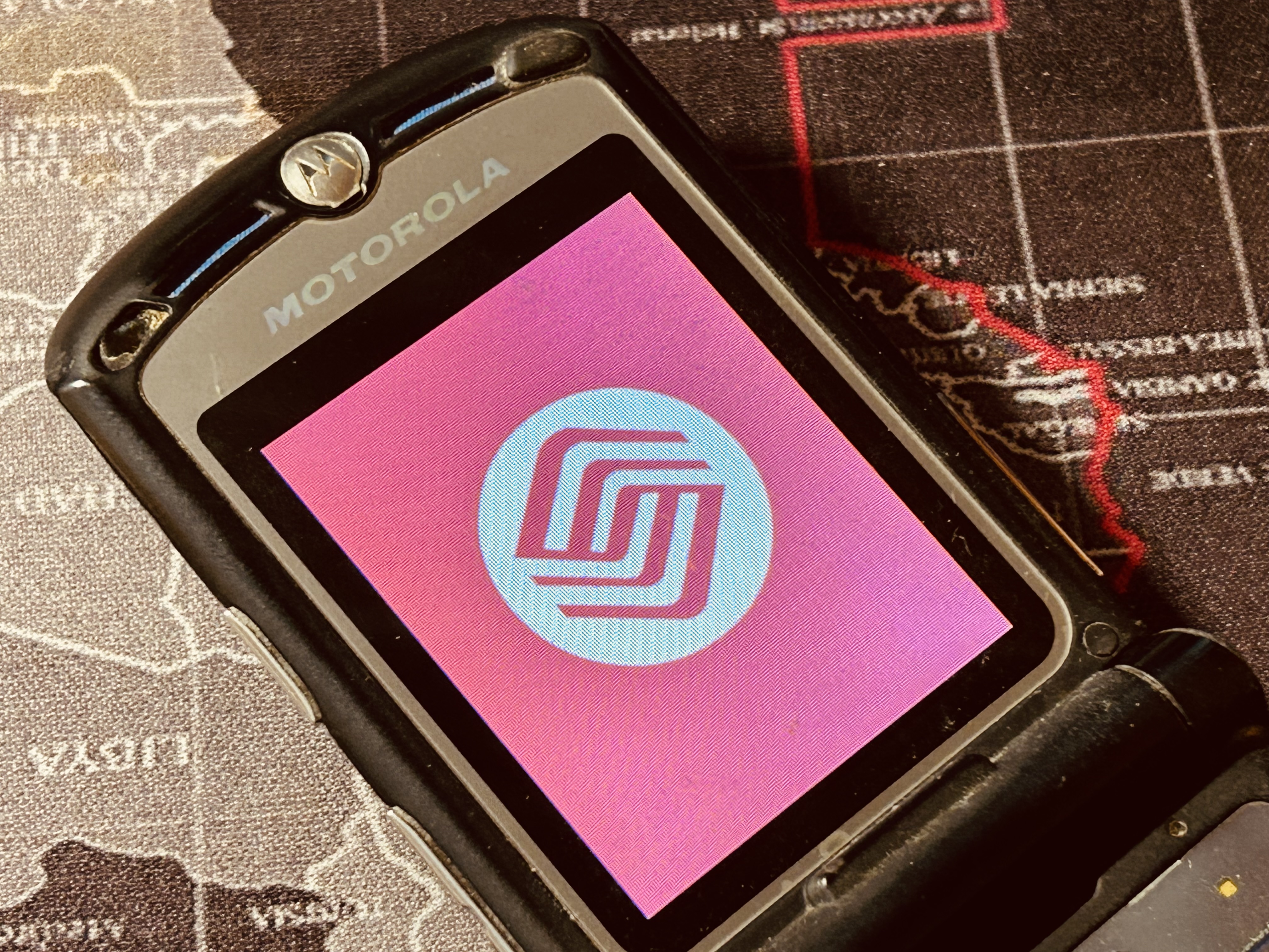 当年的摩托罗拉v3,2003年摩托罗拉手机怀旧经典