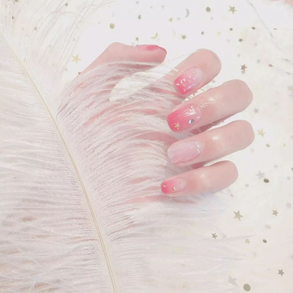 简单又纯又欲的美甲图文,不俗气简单又好看的美甲