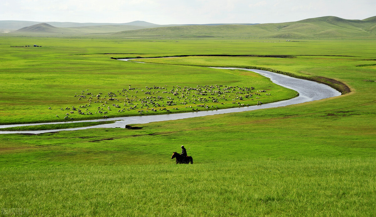 跟旅游团去内蒙古玩要多少钱,去内蒙古玩攻略省钱吗