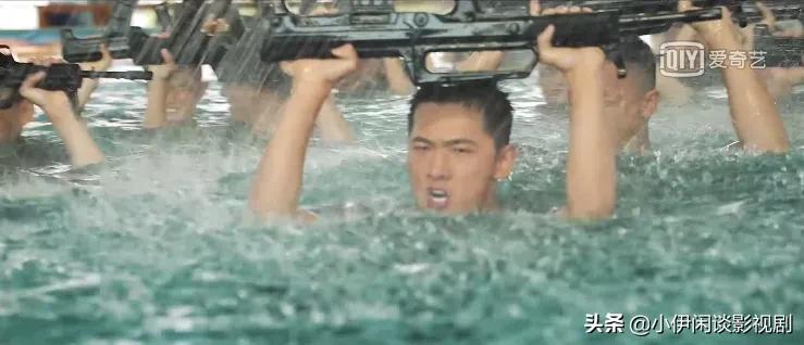 请狗血谈恋爱滚出军旅题材！《特战荣耀》红海女英雄才是女一号