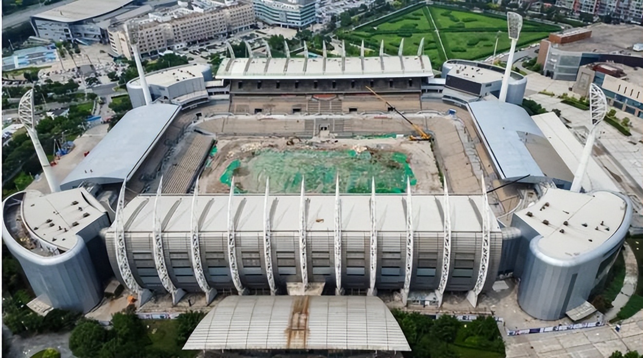 老特拉福德和天津泰达球场,梦剧场老特拉福德球员回家