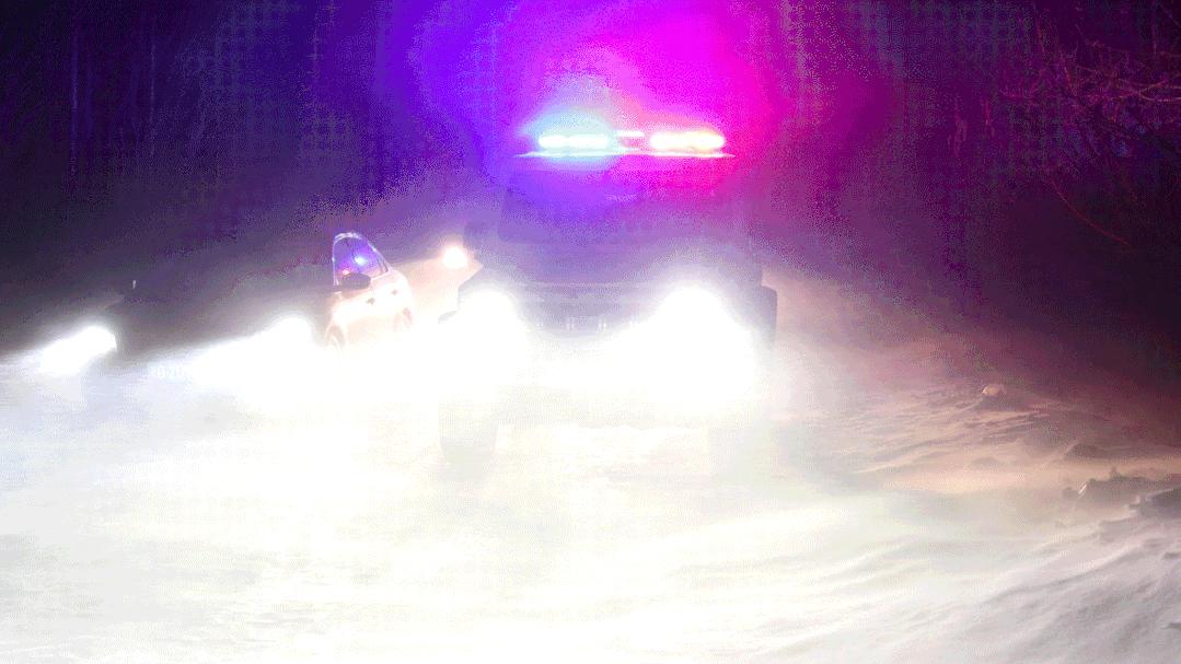 民警救援遭冻伤,民警连夜救援冻成冰