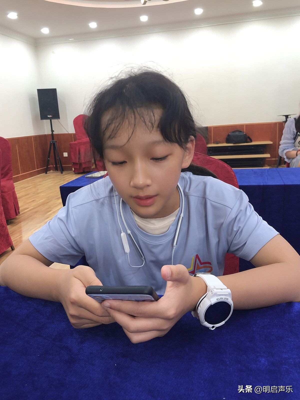 超带感《Natural》，摇滚范儿小姑娘炸翻全场