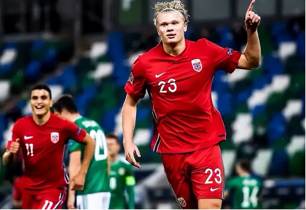 哈兰德父亲因伤退役，他如何培养出了球王接班人？