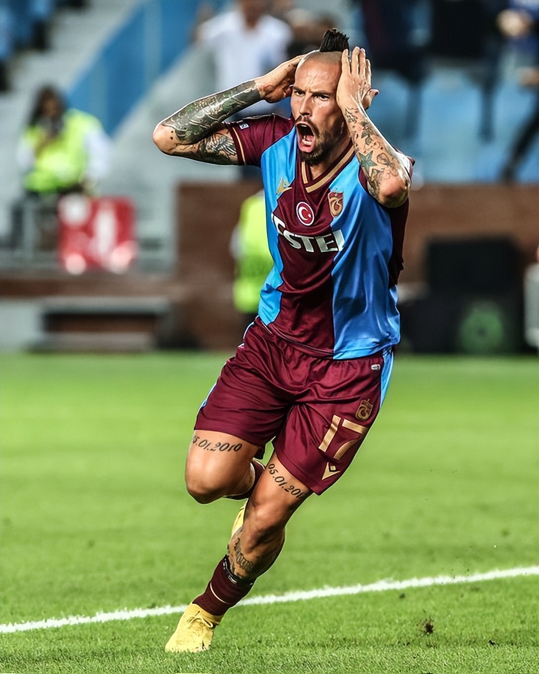 中超职业球员退役,足坛耻辱34岁中超旧将