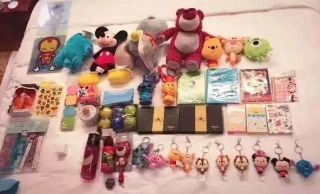 男生总是送我生活用品,男生老是送一些便宜的小礼物