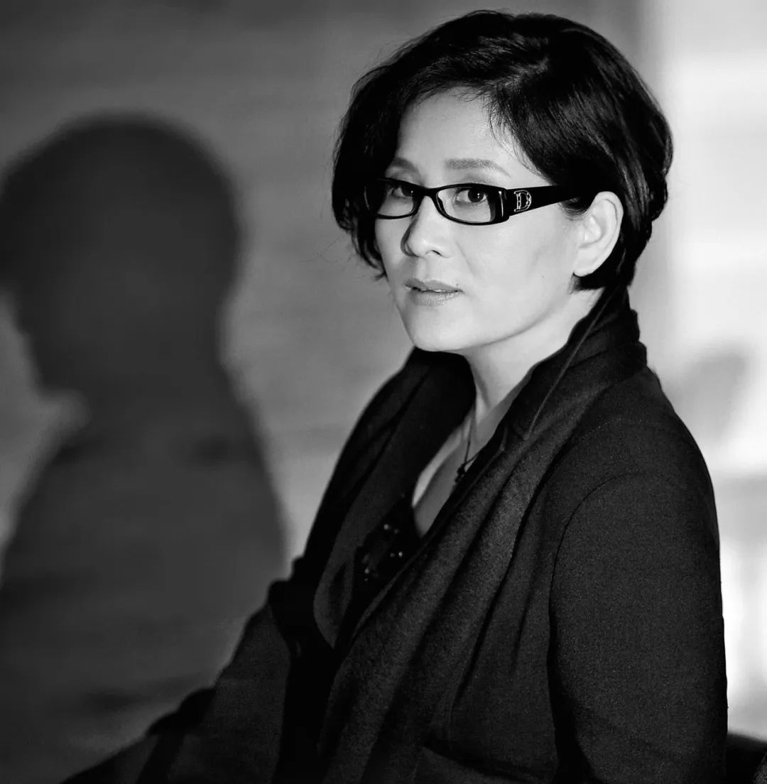 全网曝光量突破1000万+，国际顶流设计师与数字科学家组建豪华评委团助阵中国首个AIGC服装设计大赛！