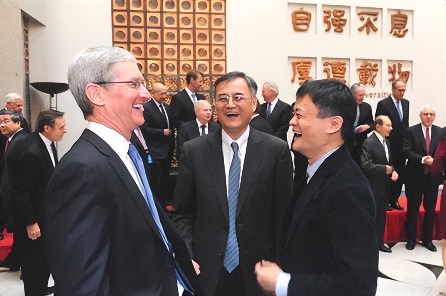 市值2.46万亿美元！面对9倍的差距，阿里“超越苹果”已成笑话？