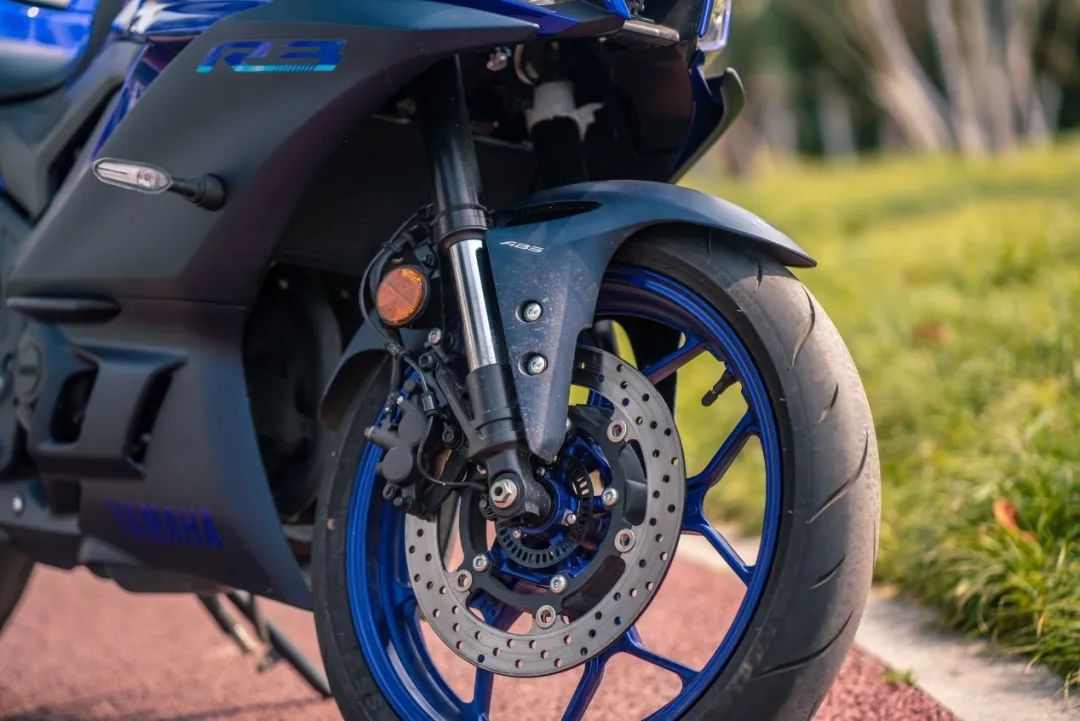 新款雅马哈yzfr3怎么样,雅马哈YZF-R25测评