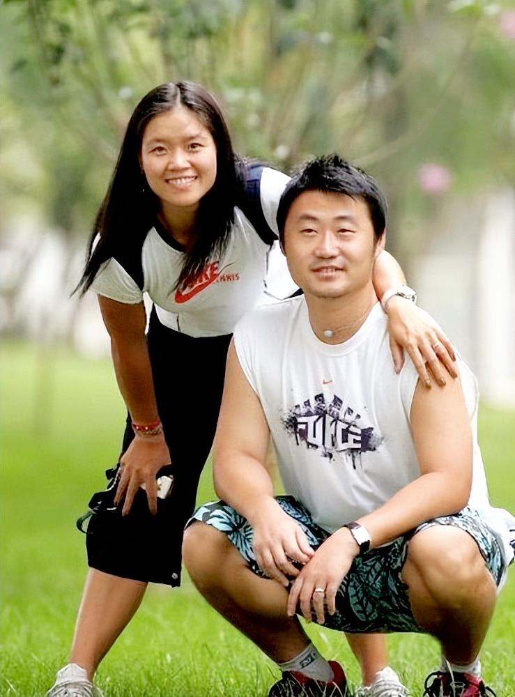 李娜澳网姜山,李娜的成就背后离不开姜山的支持