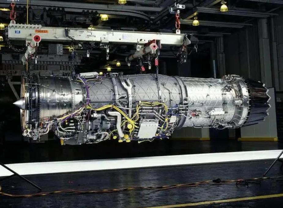 f35发动机推力是歼20的几倍,全球最快的战斗机歼20