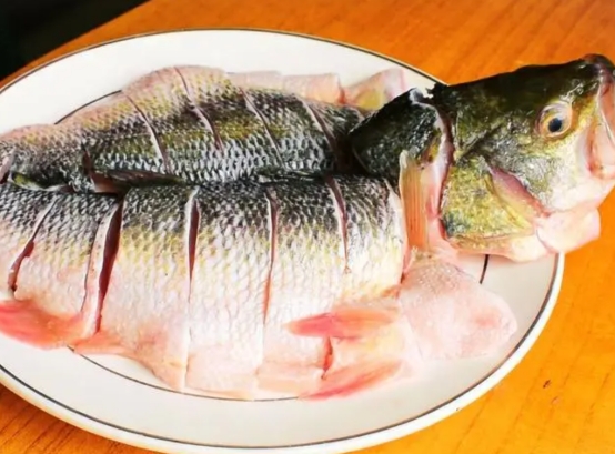 蛋白偏高应吃哪些食物,蛋白量含量较高应该少吃什么食物