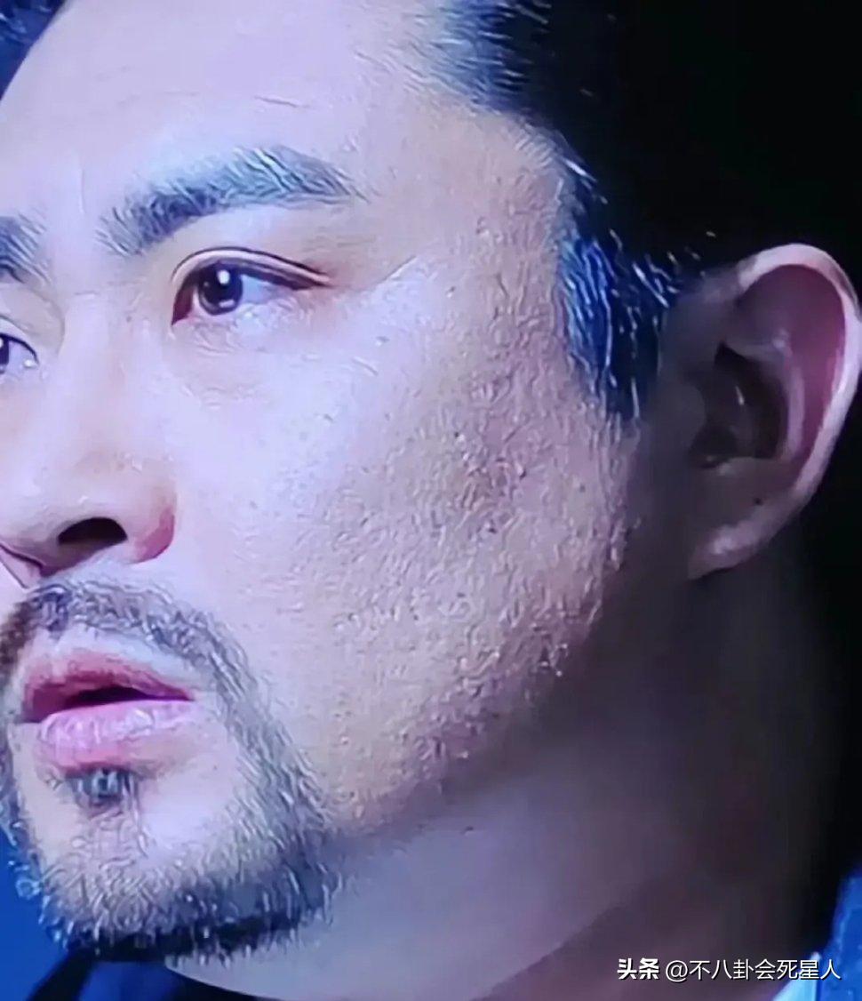 演员假发套穿帮,假发穿帮镜头