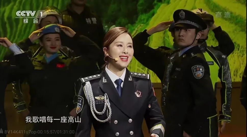 女警警服演变照片图片,最美警花警服图片