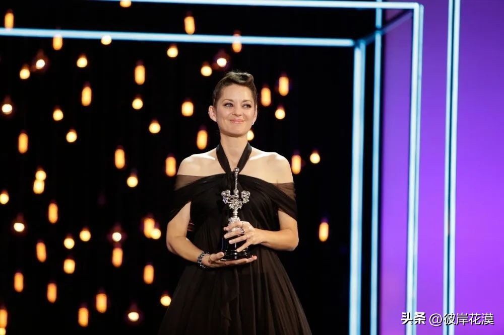 难怪这么眼熟,原来是她——玛丽昂·歌迪亚