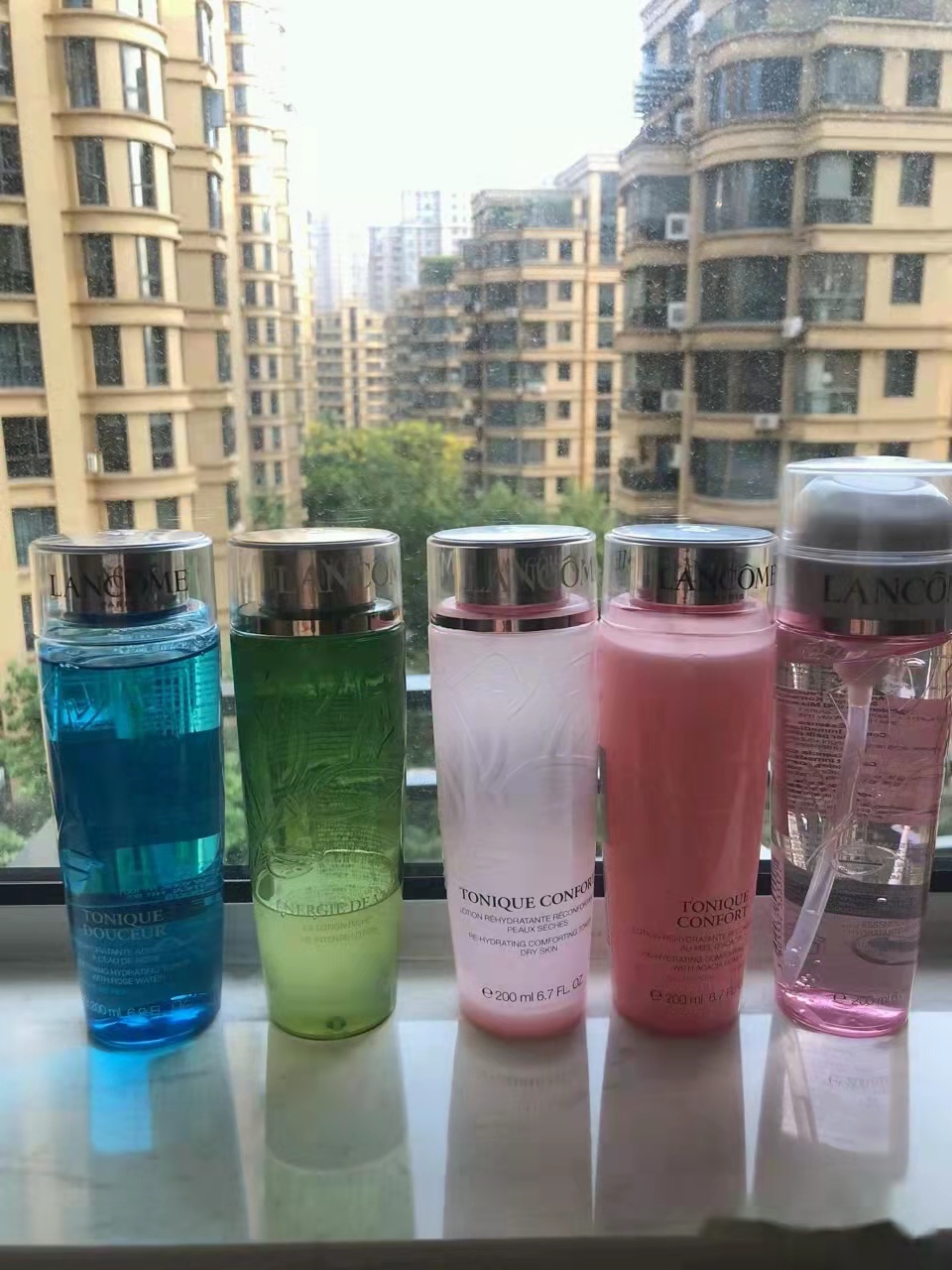 兰蔻和雅诗兰黛哪个价格比较贵,雅诗兰黛和兰蔻价格比较