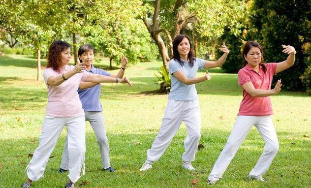 42岁女子长期便秘,23岁女子便秘17天