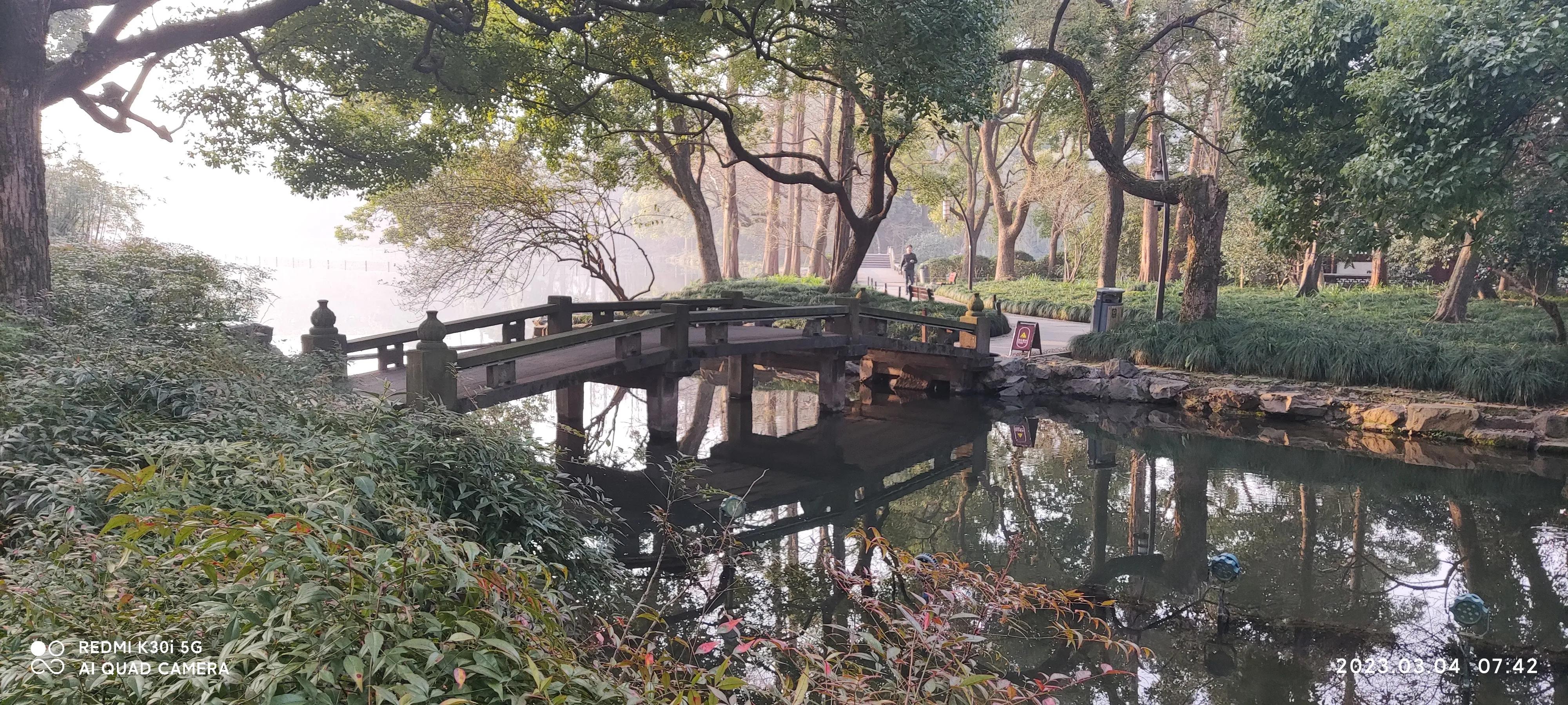 曲院风荷和苏堤断桥的位置,走遍西湖旅游攻略