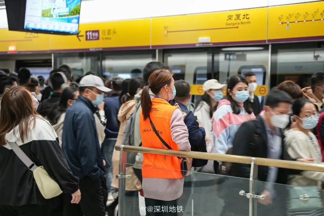 深圳地铁11号线车厢拥挤,深圳地铁11号线为什么不到岗厦北