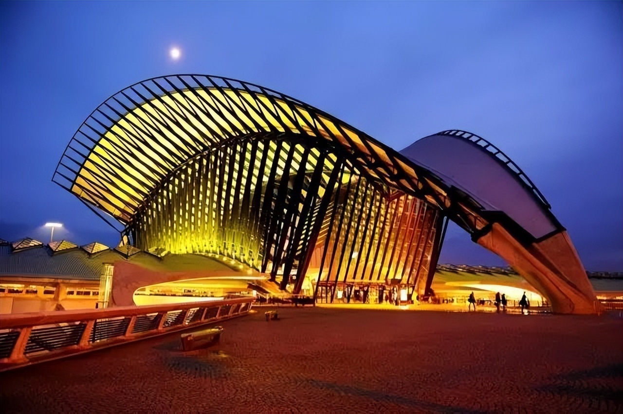 34亿建的鸟巢回本了吗,耗费1.18亿打造的鸟巢