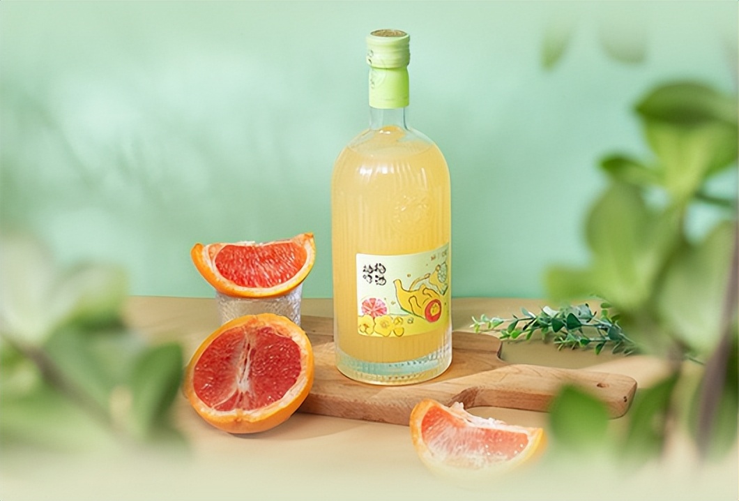 年轻人喜欢喝的微醺酒，能比得上白酒吗？盘点3款好喝的低度果酒