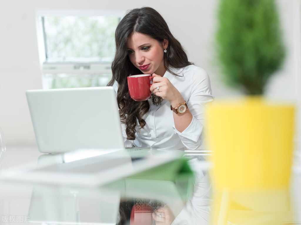鐏攨搴楀簵闀垮懆宸ヤ綔鎬荤粨,鑽埧搴楅暱骞寸粓宸ヤ綔鎬荤粨