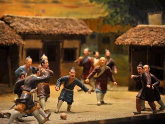 蹴鞠和足球历史演变故事,蹴鞠是最早的足球吗