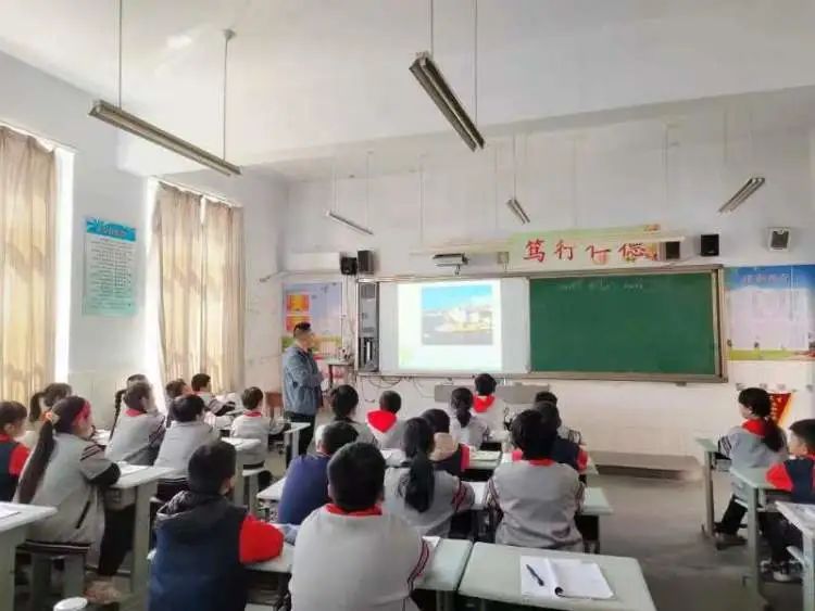 教联体开展小学英语教研活动,小学英语老师教研课活动简讯