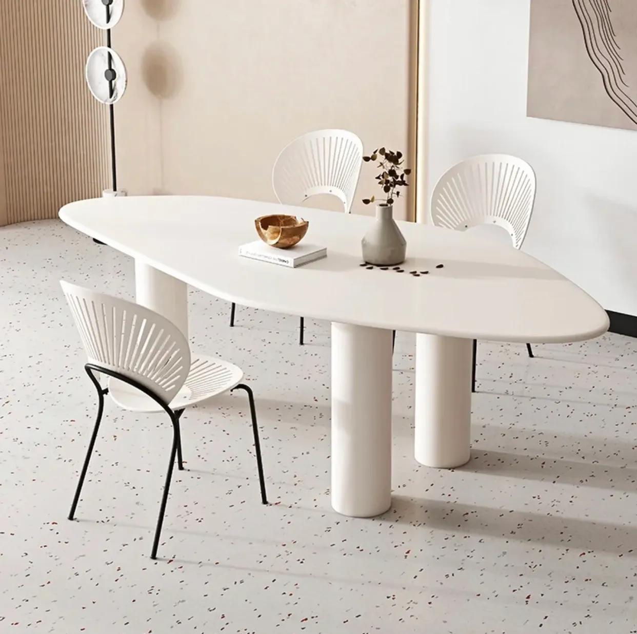 岩板餐桌跟天然石餐桌哪个好,七星石餐桌和岩板餐桌区别